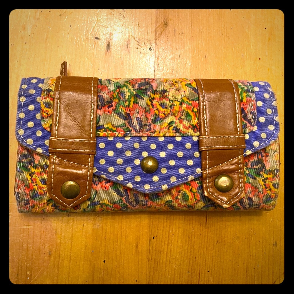 🍷 3 for $10🍷Cute cloth and pleather wallet!